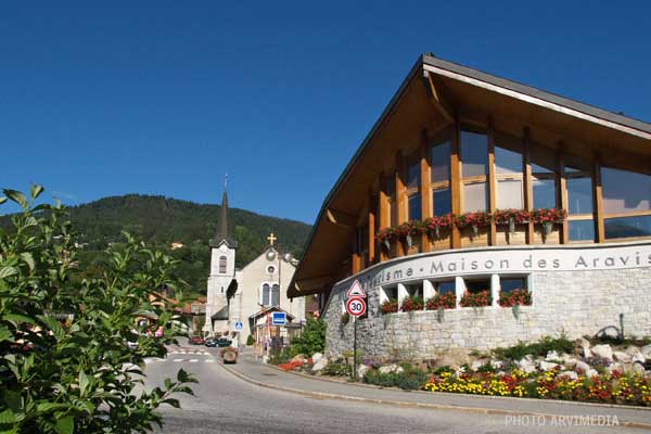 village de Haute Savoie station de ski été hiver